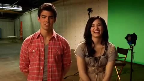 Oceans Bloopers - Joe Jonas and Demi Lovato 0301