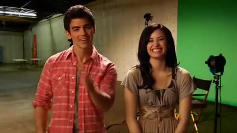 Oceans Bloopers - Joe Jonas and Demi Lovato 0418