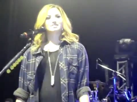 bscap0032 - Demi Answers Fans Question WOULD YOU GO LESBIAN FOR LOVATICS Sao Paulo Brazil