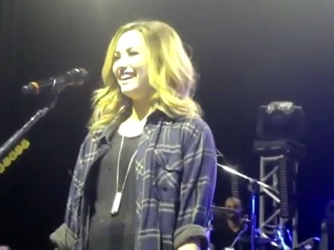 bscap0045 - Demi Answers Fans Question WOULD YOU GO LESBIAN FOR LOVATICS Sao Paulo Brazil