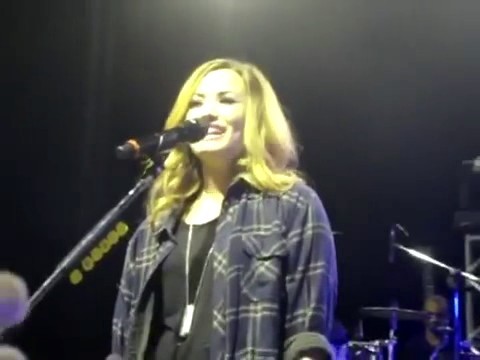 bscap0076 - Demi Answers Fans Question WOULD YOU GO LESBIAN FOR LOVATICS Sao Paulo Brazil