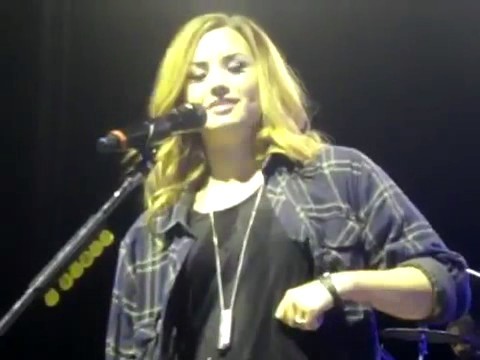 bscap0175 - Demi Answers Fans Question WOULD YOU GO LESBIAN FOR LOVATICS Sao Paulo Brazil