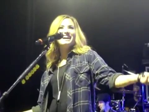 bscap0327 - Demi Answers Fans Question WOULD YOU GO LESBIAN FOR LOVATICS Sao Paulo Brazil