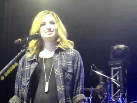 bscap0370 - Demi Answers Fans Question WOULD YOU GO LESBIAN FOR LOVATICS Sao Paulo Brazil