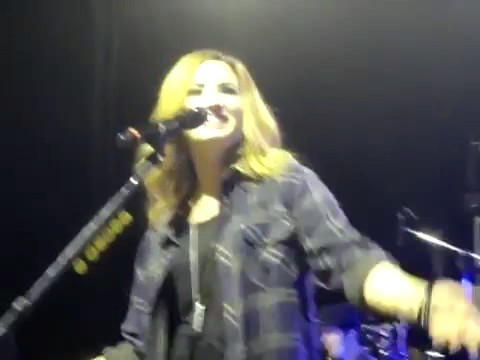 bscap0409 - Demi Answers Fans Question WOULD YOU GO LESBIAN FOR LOVATICS Sao Paulo Brazil