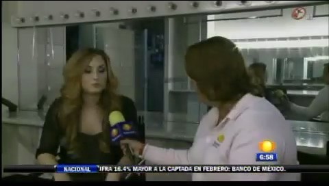 bscap0175 - Demi - Entrevista en Mexico Soy Fan de Danna Paola