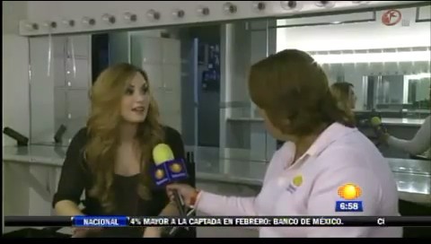 bscap0181 - Demi - Entrevista en Mexico Soy Fan de Danna Paola