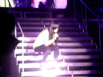 bscap0066 - Demi makes a speech after falling up the stairs in Atlanta