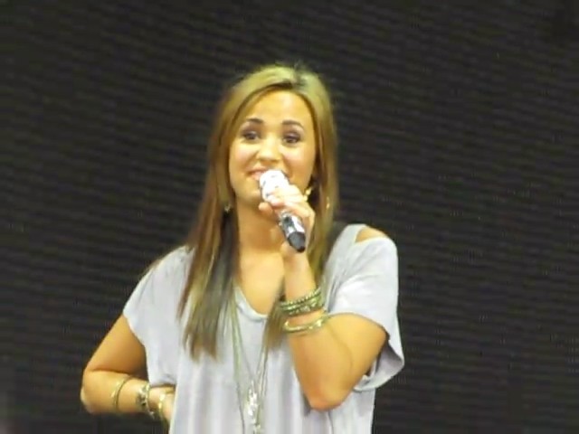 bscap0057 - Demi Lovato answers questions soundcheck 09 01 10