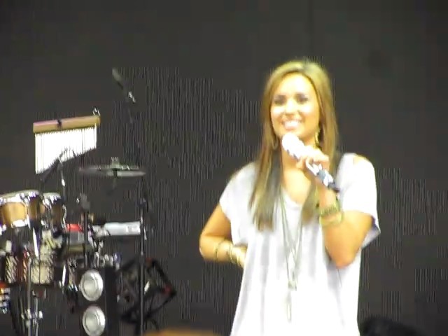 bscap0132 - Demi Lovato answers questions soundcheck 09 01 10