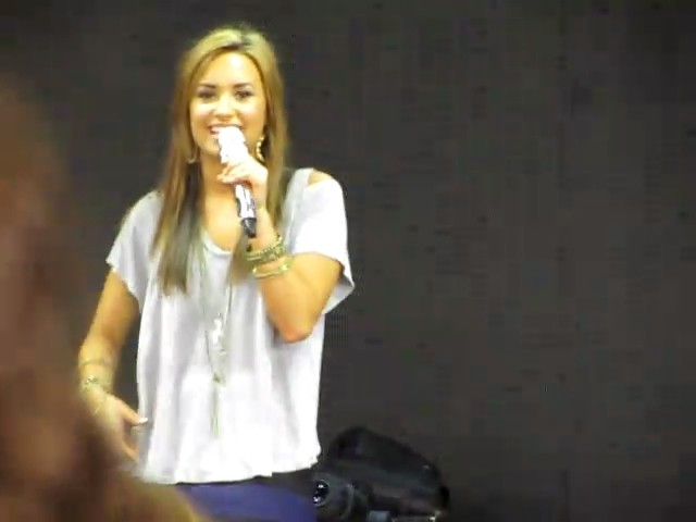 bscap0161 - Demi Lovato answers questions soundcheck 09 01 10