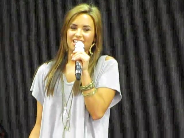 bscap0186 - Demi Lovato answers questions soundcheck 09 01 10