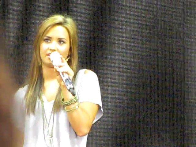 bscap0206 - Demi Lovato answers questions soundcheck 09 01 10