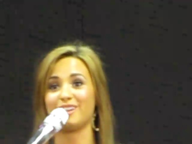 bscap0294 - Demi Lovato answers questions soundcheck 09 01 10