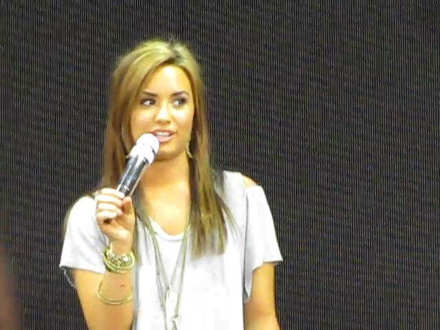 bscap0325 - Demi Lovato answers questions soundcheck 09 01 10