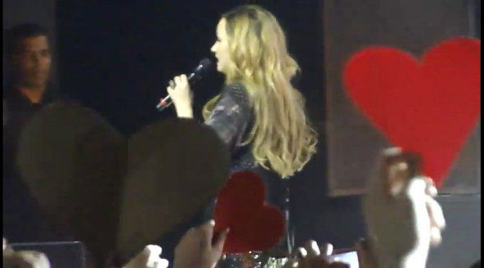 bscap0175 - Demi - Give Your Heart A Break - Sao Paulo 20 04 2012