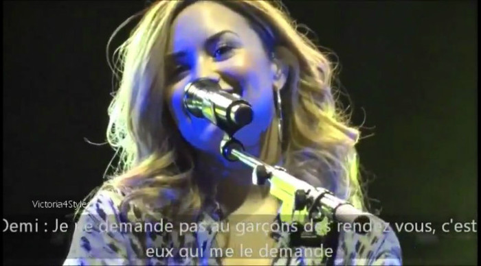 bscap0038 - Demi talk about Niall Horan Again Chile concert