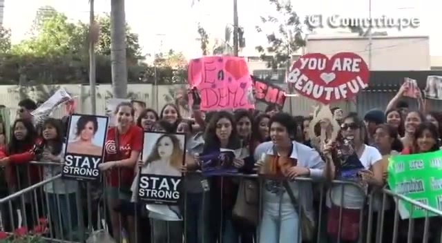 Demi Lovato Llego A Perú Y Saludo A Sus Fans  2012 00443 - Demi - Llego A Peru Y Saludo A Sus Fans 2012