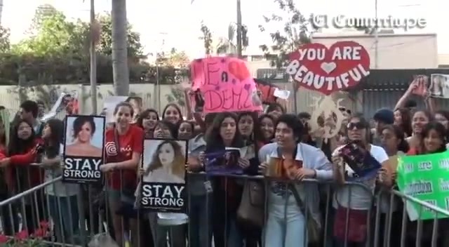 Demi Lovato Llego A Perú Y Saludo A Sus Fans  2012 00608