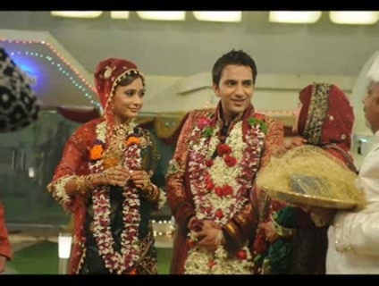 00_03_06 - sara khan wedding in BIGG  BOSS