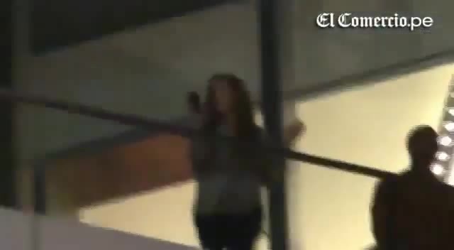 Demi Lovato Llego A Perú Y Saludo A Sus Fans  2012 12842