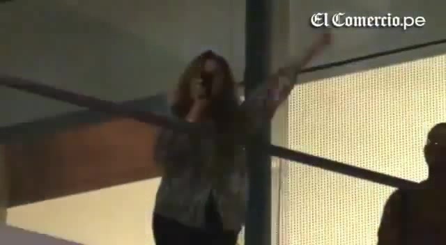 Demi Lovato Llego A Perú Y Saludo A Sus Fans  2012 14185