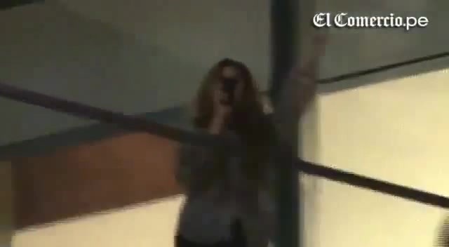 Demi Lovato Llego A Perú Y Saludo A Sus Fans  2012 14321