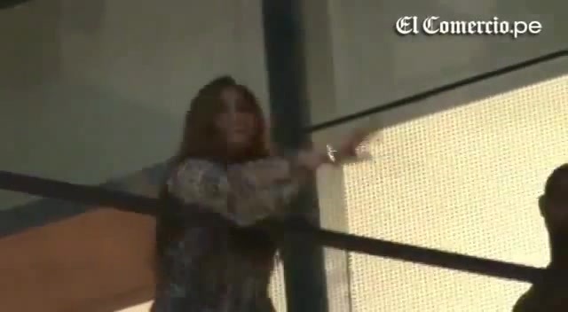 Demi Lovato Llego A Perú Y Saludo A Sus Fans  2012 22433