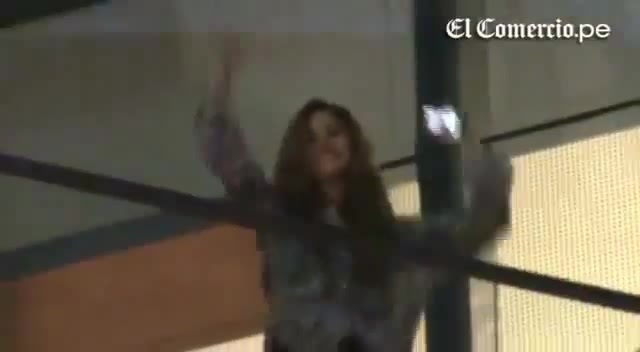 Demi Lovato Llego A Perú Y Saludo A Sus Fans  2012 28799 - Demi - Llego A Peru Y Saludo A Sus Fans 2012 Part o56