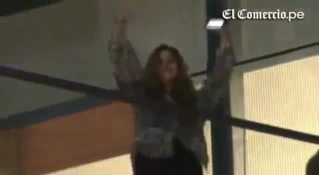 Demi Lovato Llego A Perú Y Saludo A Sus Fans  2012 28860 - Demi - Llego A Peru Y Saludo A Sus Fans 2012 Part o56