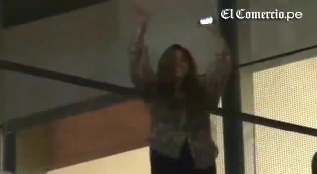 Demi Lovato Llego A Perú Y Saludo A Sus Fans  2012 29053 - Demi - Llego A Peru Y Saludo A Sus Fans 2012 Part o57