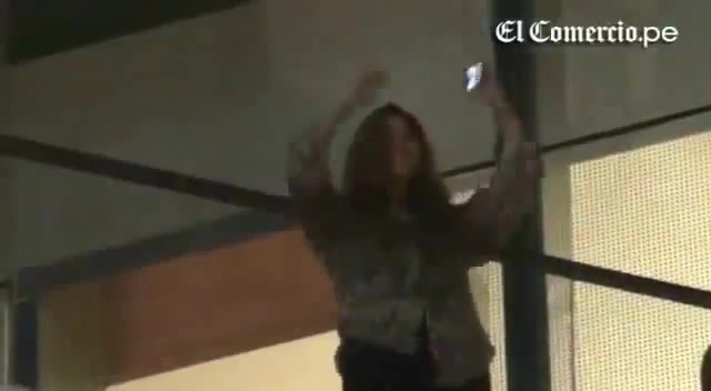 Demi Lovato Llego A Perú Y Saludo A Sus Fans  2012 29104 - Demi - Llego A Peru Y Saludo A Sus Fans 2012 Part o57