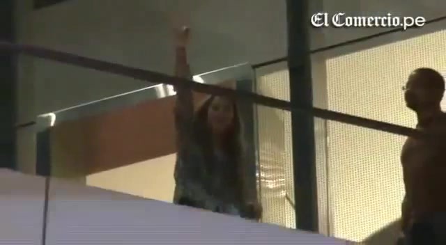 Demi Lovato Llego A Perú Y Saludo A Sus Fans  2012 31568