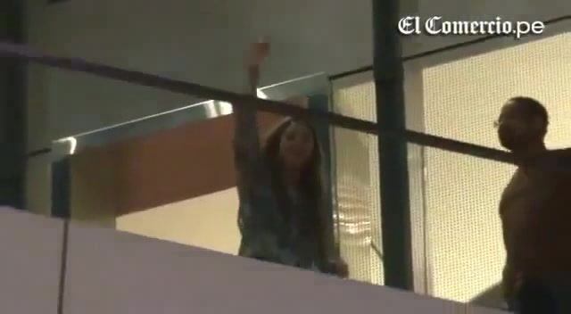 Demi Lovato Llego A Perú Y Saludo A Sus Fans  2012 31691