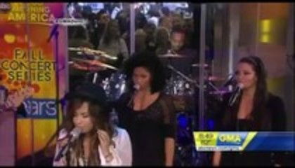 Demi Lovato - Skyscraper Performance Good Morning America (1010)