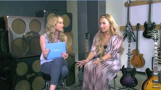 Demi Lovato Acuvue Live Chat - May 16_ 2012 025784