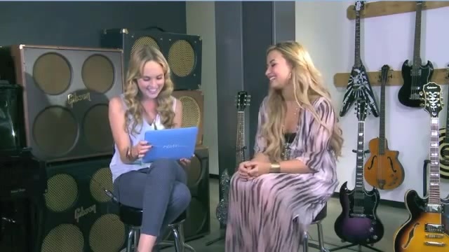 Demi Lovato Acuvue Live Chat - May 16_ 2012 036744