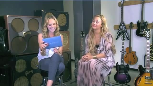 Demi Lovato Acuvue Live Chat - May 16_ 2012 037288 - Demi - Acuvue Live Chat - May 16 2012 Part o74