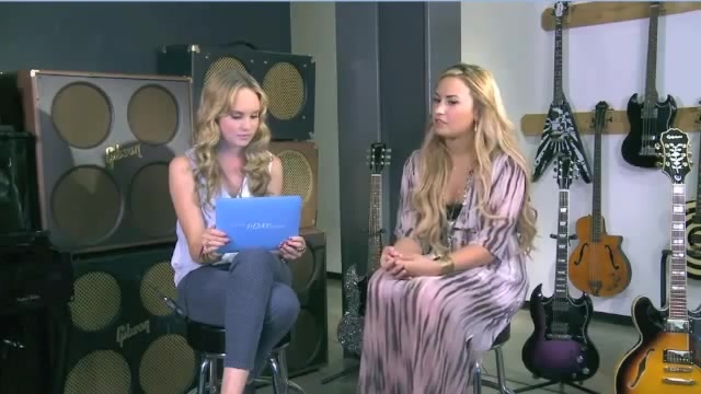 Demi Lovato Acuvue Live Chat - May 16_ 2012 053963