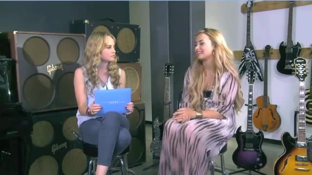 Demi Lovato Acuvue Live Chat - May 16_ 2012 065429