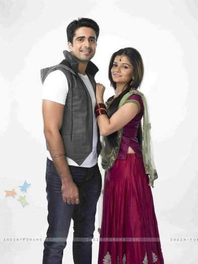 188198-rubina-and-avinash-as-dev-radhika-in-choti-bahu-2