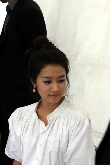 9d147e3484d390a7a61e12e5 - kim so eun 3