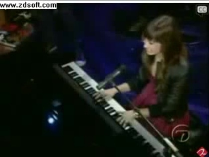 Demi Lovato-This is me(Live) with lyrics 02697 - Demilush - This is me - Live with Regis and Kelly Part oo6