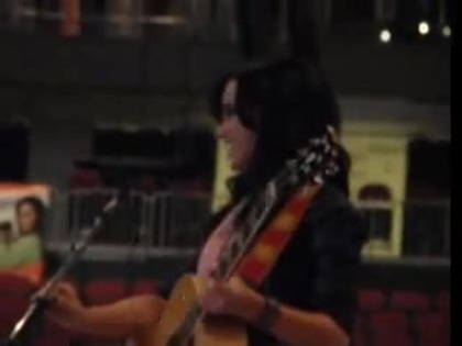 Catch Me- Demi Lovato (soundcheck) 02405