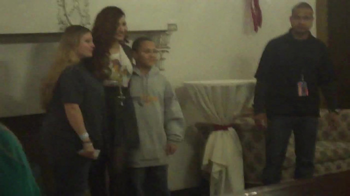 Demi Lovato Meet and Greet 11_19_youtube_original 0442