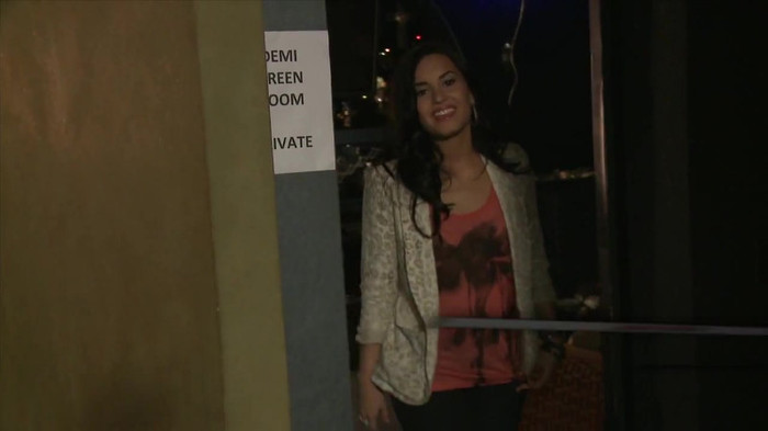 Demi Lovato - Disney Sing It - Behind the Scenes 01783