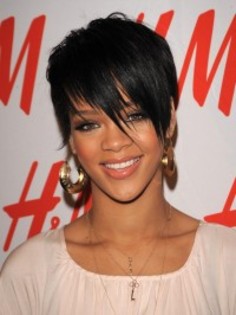 Rihanna_1241107716