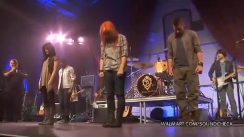 Demi Lovato & Jonas Brothers - Behind The Scenes (2010 Walmart Soundcheck).mp4 4781