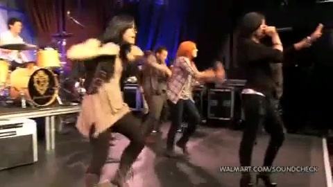 Demi Lovato & Jonas Brothers - Behind The Scenes (2010 Walmart Soundcheck).mp4 5624 - Demilush And Jonas Brothers - Behind The Scenes 2010 Walmart Soundchek Part o12