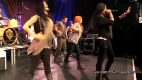 Demi Lovato & Jonas Brothers - Behind The Scenes (2010 Walmart Soundcheck).mp4 5647